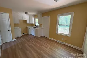 800 Carrington Dr, Charlotte, NC 28214 - Photo 4