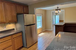 942 Fisher Branch Rd, Marshall, NC 28753 - Photo 8