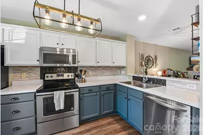 969 Heritage Parkway, Fort Mill, SC 29715 - Photo 2