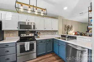 969 Heritage Pkwy, Fort Mill, SC 29715 - Photo 2