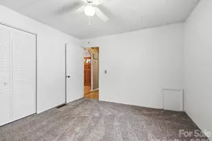 318 Resort St, Hendersonville, NC 28792 - Photo 16