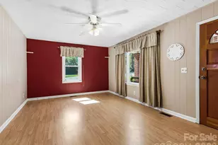 318 Resort St, Hendersonville, NC 28792 - Photo 4