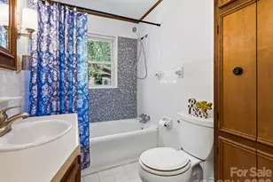 318 Resort St, Hendersonville, NC 28792 - Photo 20
