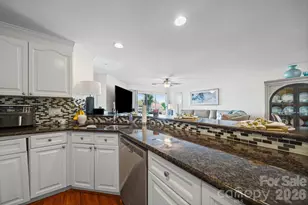18637 Vineyard Point Ln, Cornelius, NC 28031 - Photo 8