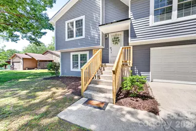 10730 Coachman Circle, Charlotte, NC 28277 - Photo 2
