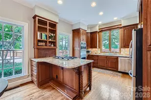 2560 Morrocroft Ln, Charlotte, NC 28211 - Photo 12