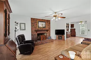1060 Orchard Ct, Fort Mill, SC 29715 - Photo 4
