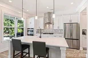 1002 Parkes St, Matthews, NC 28105 - Photo 10