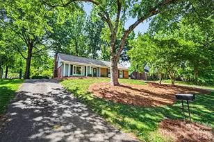 7022 Ludwig Dr, Charlotte, NC 28215 - Photo 2