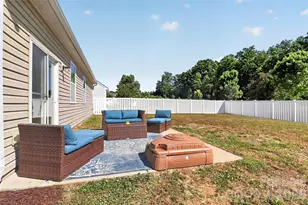 8807 Heartleaf Rd, Charlotte, NC 28227 - Photo 36
