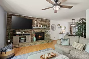 100 Greenbriar Ave, Flat Rock, NC 28731 - Photo 10