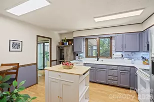 100 Greenbriar Ave, Flat Rock, NC 28731 - Photo 14