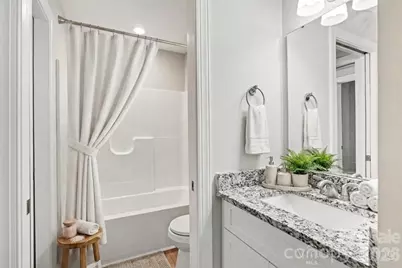 1006 10th Avenue NE, Hickory, NC 28601 - Photo 16