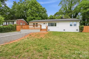 921 Green Cir Dr, Gastonia, NC 28054 - Photo 1