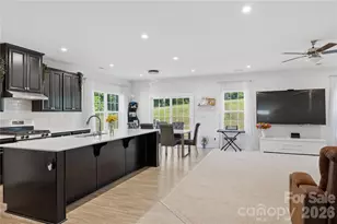 10158 Paper Birch Dr, Charlotte, NC 28215 - Photo 10