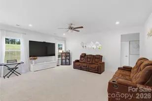 10158 Paper Birch Dr, Charlotte, NC 28215 - Photo 8