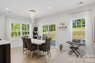 10158 Paper Birch Dr, Charlotte, NC 28215 - Photo 14