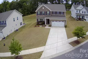 10158 Paper Birch Dr, Charlotte, NC 28215 - Photo 2