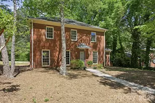 9701 Enid Ln, Matthews, NC 28105 - Photo 2