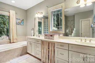 301 Gateway Dr, Hendersonville, NC 28739 - Photo 12