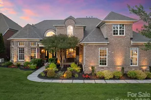 11729 Avaly Ln, Charlotte, NC 28277 - Photo 2