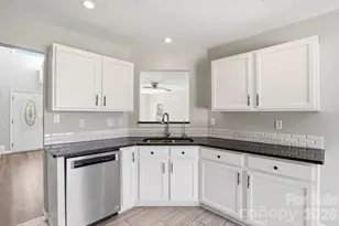 9213 Chastain Walk Dr, Charlotte, NC 28216 - Photo 12