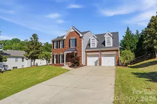 9213 Chastain Walk Dr, Charlotte, NC 28216 - Photo 2