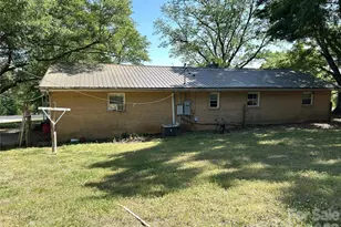 2307 Harris Henrietta Rd, Mooresboro, NC 28114 - Photo 2