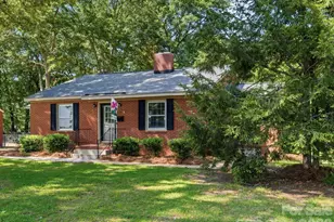 419 Knox St, Clover, SC 29710 - Photo 2