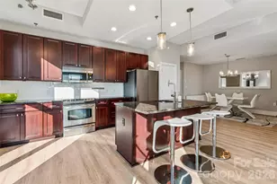 333 W Trade St, Charlotte, NC 28202 - Photo 6