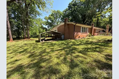 1044 Meadowbrook Lane, Newton, NC 28658 - Photo 18