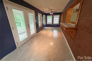 1044 Meadowbrook Ln, Newton, NC 28658 - Photo 10