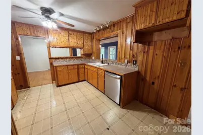 1044 Meadowbrook Lane, Newton, NC 28658 - Photo 8