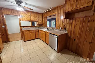 1044 Meadowbrook Ln, Newton, NC 28658 - Photo 8