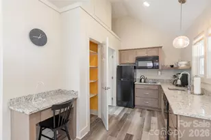608 Ray Ave, Hendersonville, NC 28792 - Photo 6