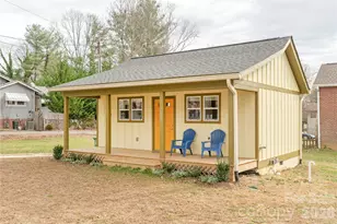608 Ray Ave, Hendersonville, NC 28792 - Photo 2
