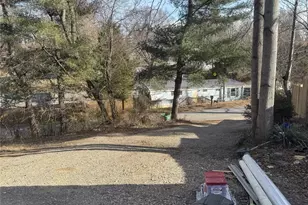 81 Eastview Cir, Asheville, NC 28806 - Photo 2