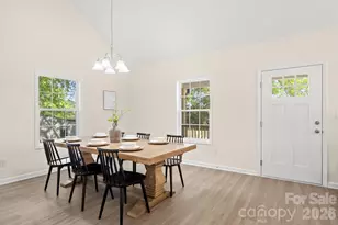 805 Hunter St, York, SC 29745 - Photo 8