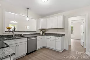 805 Hunter St, York, SC 29745 - Photo 12