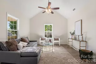 805 Hunter St, York, SC 29745 - Photo 4