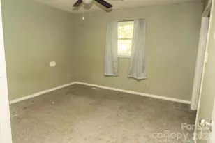 2472 Lake St, Lincolnton, NC 28092 - Photo 8