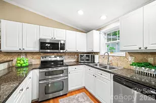 10112 Idlewild Rd, Matthews, NC 28105 - Photo 16