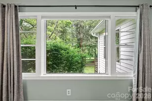 1106 Cherokee Dr, Hendersonville, NC 28739 - Photo 28