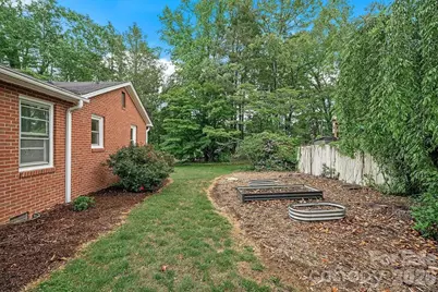 1106 Cherokee Drive, Hendersonville, NC 28739 - Photo 38