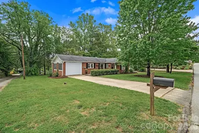 1106 Cherokee Drive, Hendersonville, NC 28739 - Photo 36
