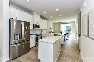 408 Tristram Ln, Charlotte, NC 28205 - Photo 8