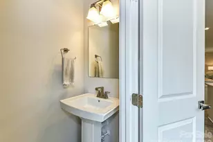 408 Tristram Ln, Charlotte, NC 28205 - Photo 18