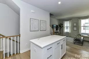 408 Tristram Ln, Charlotte, NC 28205 - Photo 10