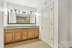 222 S Caldwell St, Charlotte, NC 28202 - Photo 18