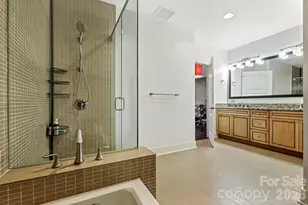 222 S Caldwell St, Charlotte, NC 28202 - Photo 16